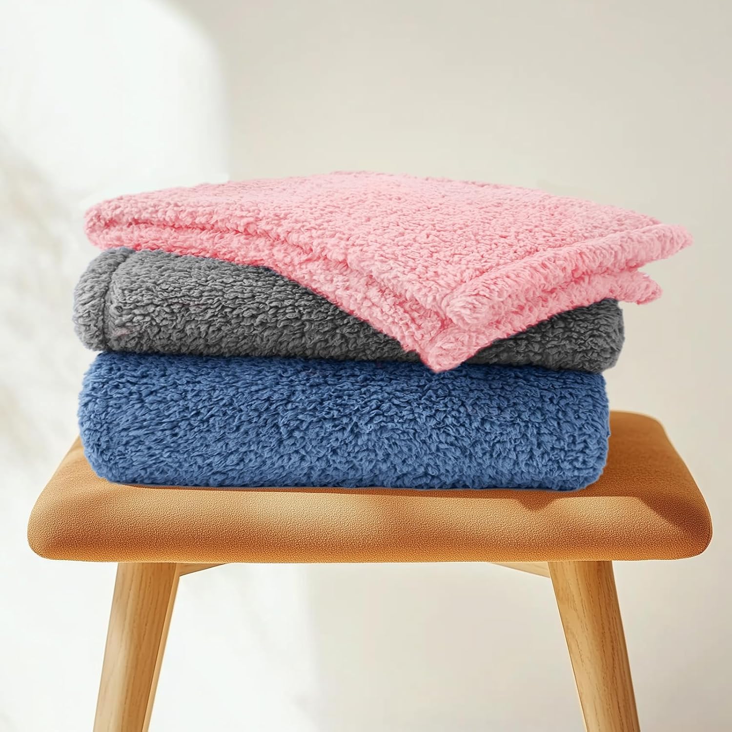 Luciphia Premium Fleece Pet Blanket for Small Medium Dogs Puppy Soft Sherpa Calming Cat Throw Blankets(Pink,41x31 inches) : Pet Supplies - Image 2
